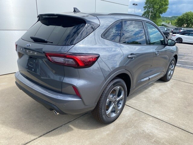 2024 Ford Escape ST-Line photo 4