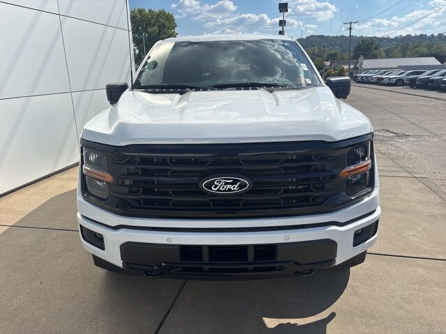 2025 Ford F-150 XLT photo 2