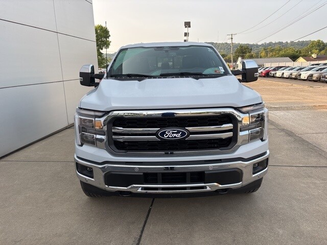 2025 Ford F-150 Lariat photo 2