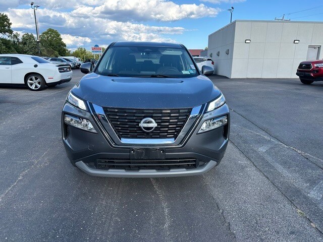 2023 Nissan Rogue SV photo 2