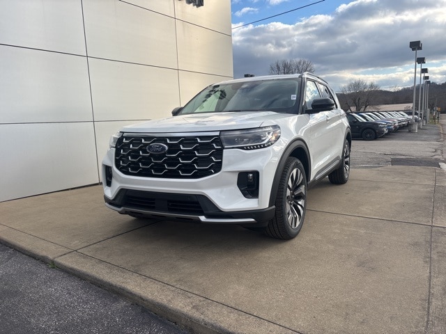 2026 Ford Explorer Platinum's photo