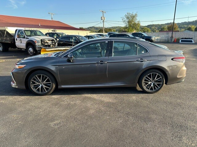 2024 Toyota Camry XLE photo 3