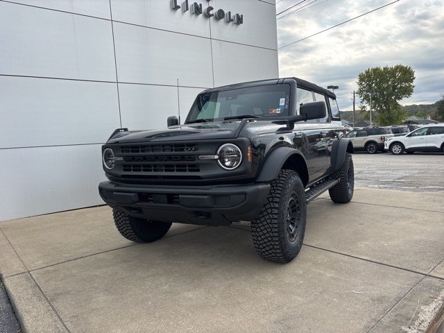 2025 Ford Bronco 4-Door Base's photo