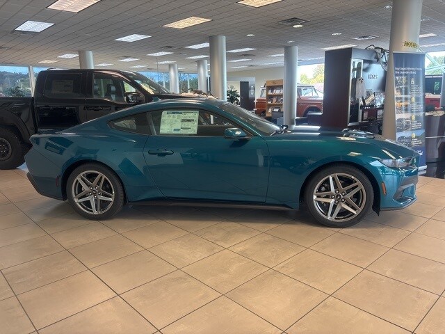 2026 Ford Mustang EcoBoost Premium photo 4