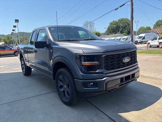 2025 Ford F-150 STX photo 4