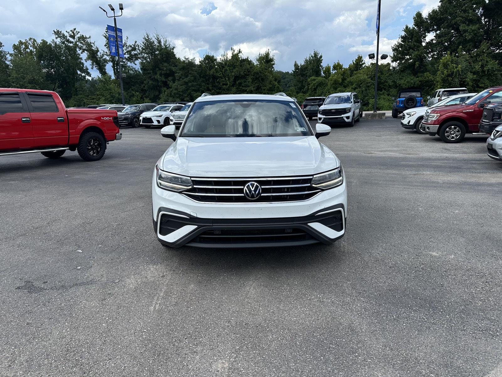 Used 2022 Volkswagen Tiguan SE with VIN 3VV3B7AX2NM100134 for sale in Saint Albans, WV