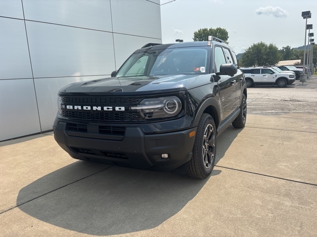 2025 Ford Bronco Sport Outer Banks's photo