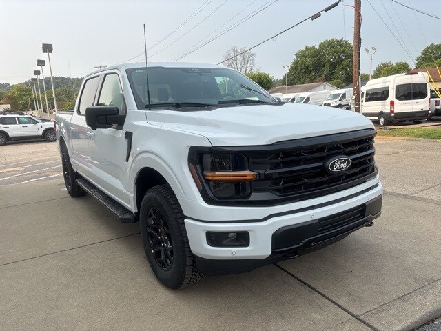 2025 Ford F-150 XLT photo 4