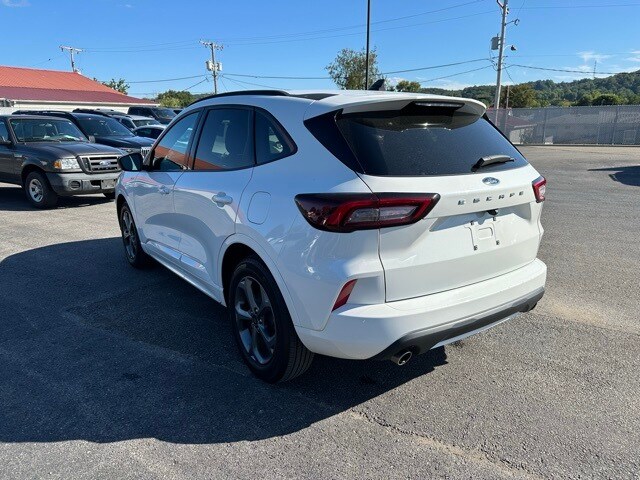 2024 Ford Escape ST-Line photo 4