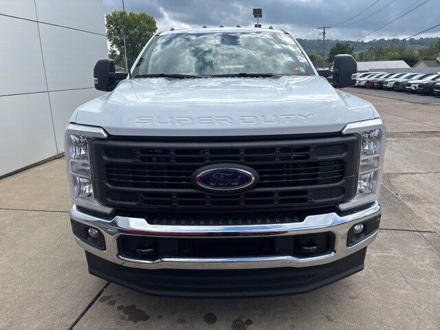 2026 Ford F-250 photo 2