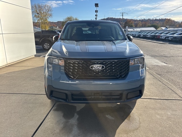 2025 Ford Maverick XLT photo 2