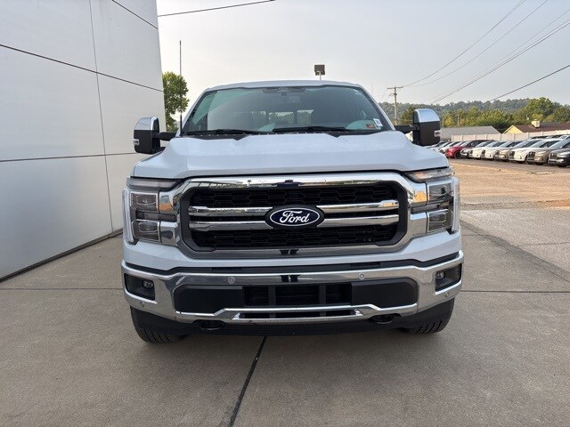 2025 Ford F-150 Lariat photo 3