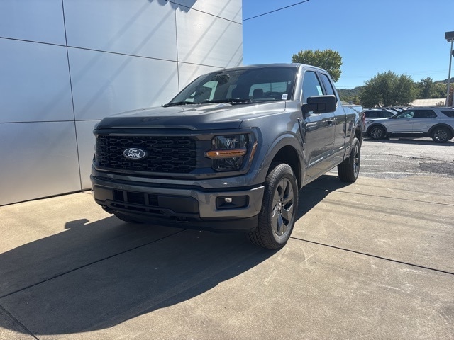2025 Ford F-150 STX's photo