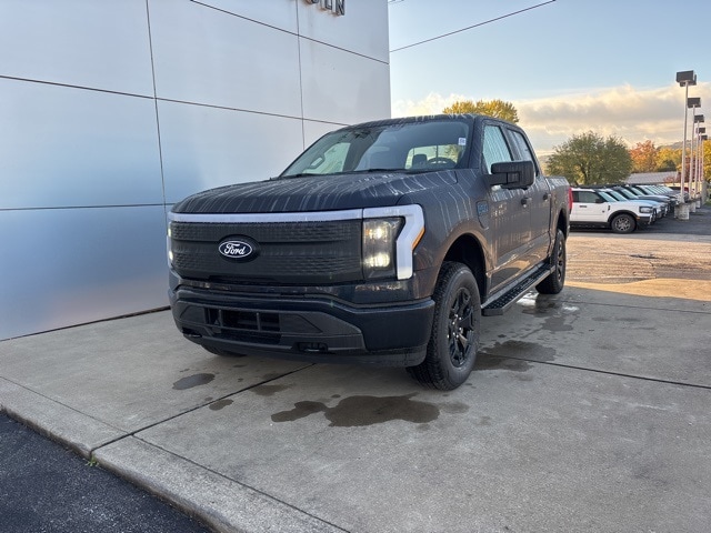 2025 Ford F-150 Lightning XLT's photo