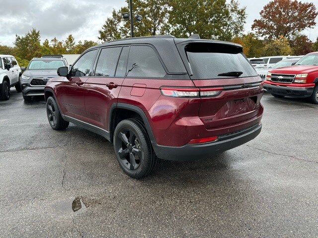 2024 Jeep Grand Cherokee Limited photo 3