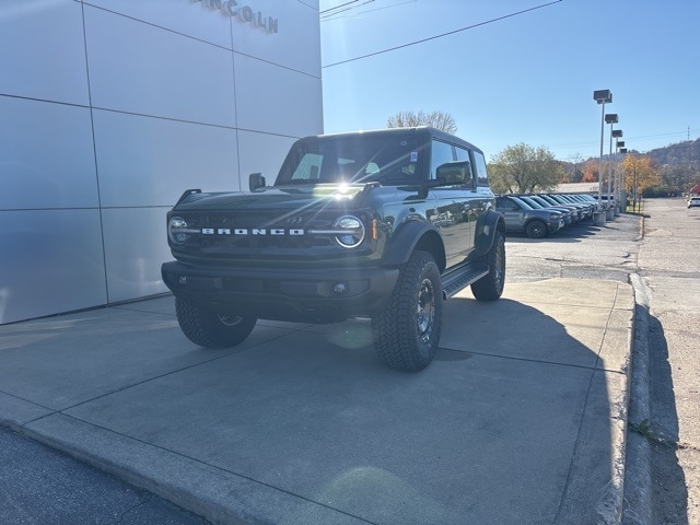 2025 Ford Bronco 4-Door Outer Banks's photo