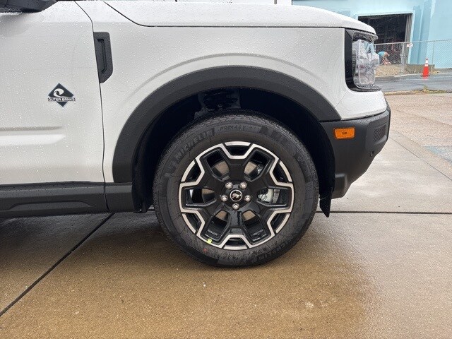 2025 Ford Bronco Sport Outer Banks photo 2