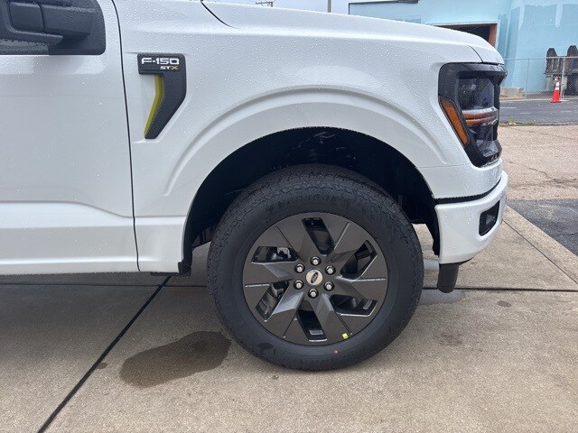 2025 Ford F-150 STX photo 4