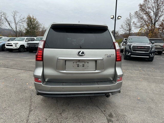 2021 Lexus GX 460 photo 2
