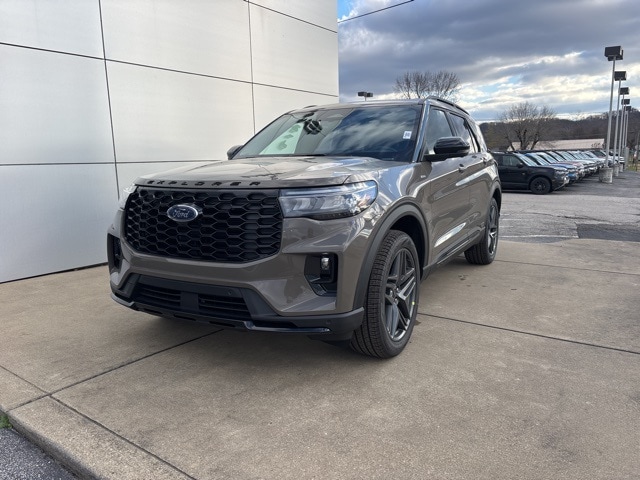 2026 Ford Explorer ST-LINE's photo