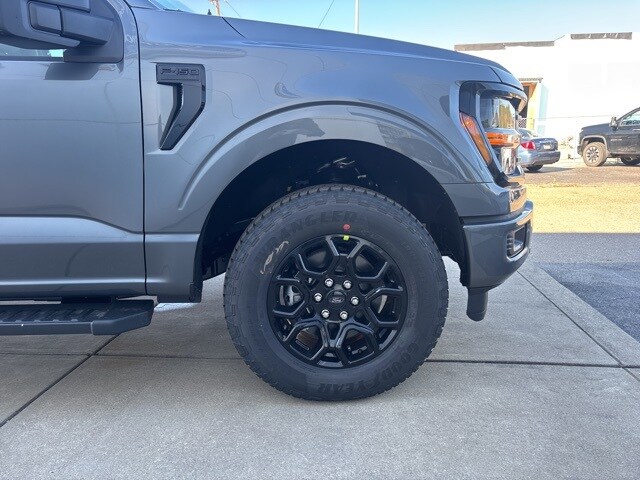 2025 Ford F-150 XLT photo 4