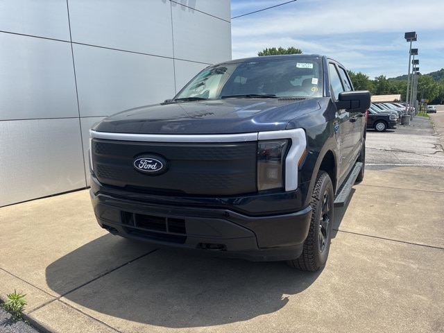 2025 Ford F-150 Lightning XLT's photo