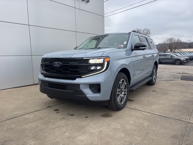 2026 Ford Expedition Active's photo