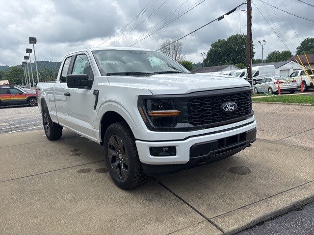 2025 Ford F-150 STX photo 4