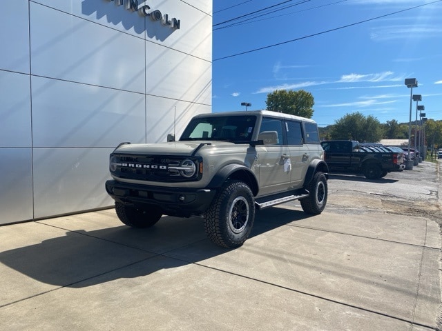2025 Ford Bronco 4-Door Outer Banks's photo