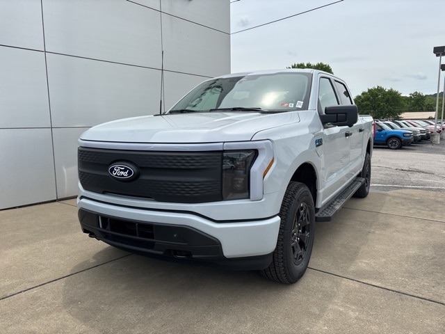 2025 Ford F-150 Lightning XLT's photo