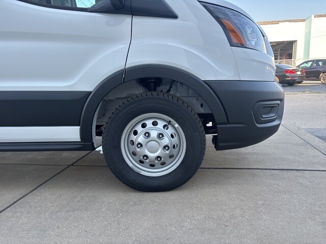 2025 Ford Transit photo 4