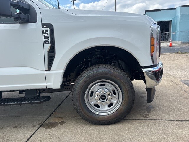 2026 Ford F-250 photo 4