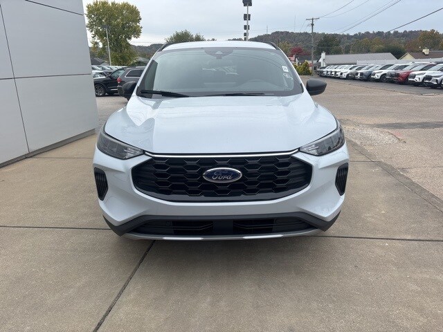 2026 Ford Escape ST-Line photo 2
