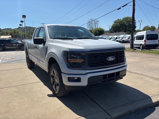 2025 Ford F-150 STX photo 4
