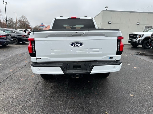 2025 Ford F-150 Lightning photo 4