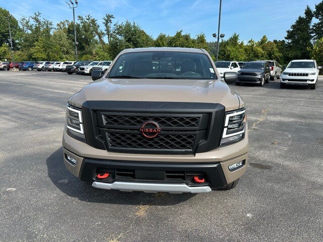 2024 Nissan Titan PRO-4X photo 2