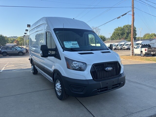 2025 Ford Transit photo 3