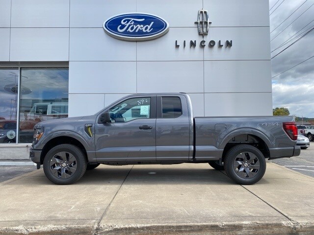 2025 Ford F-150 STX photo 4