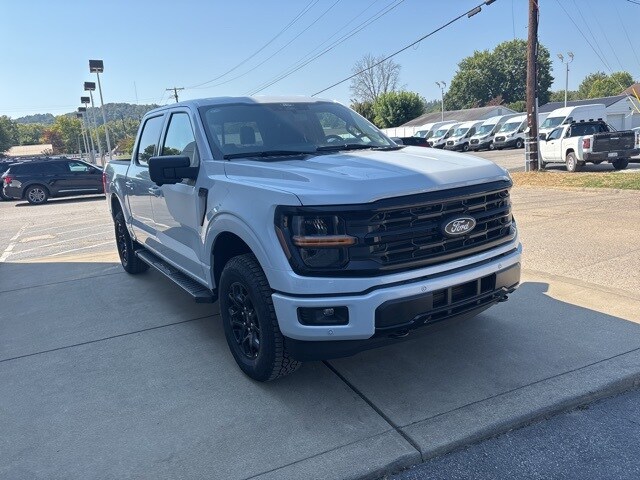 2025 Ford F-150 XLT photo 3