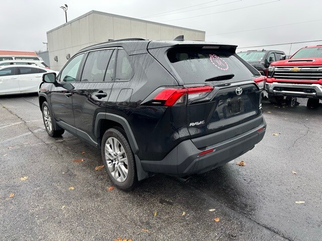 2025 Toyota RAV4 XLE Premium photo 4