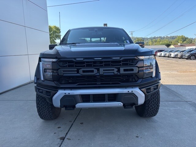 2025 Ford F-150 Raptor photo 3