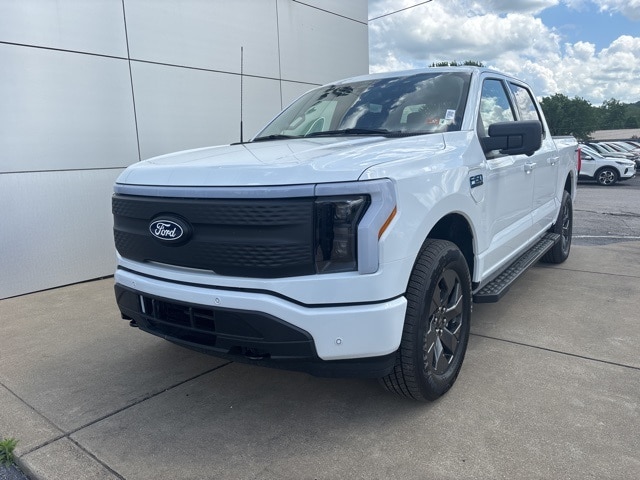 2025 Ford F-150 Lightning Flash's photo