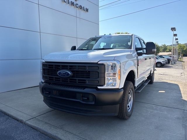 2025 Ford F-250 Super Duty XL's photo