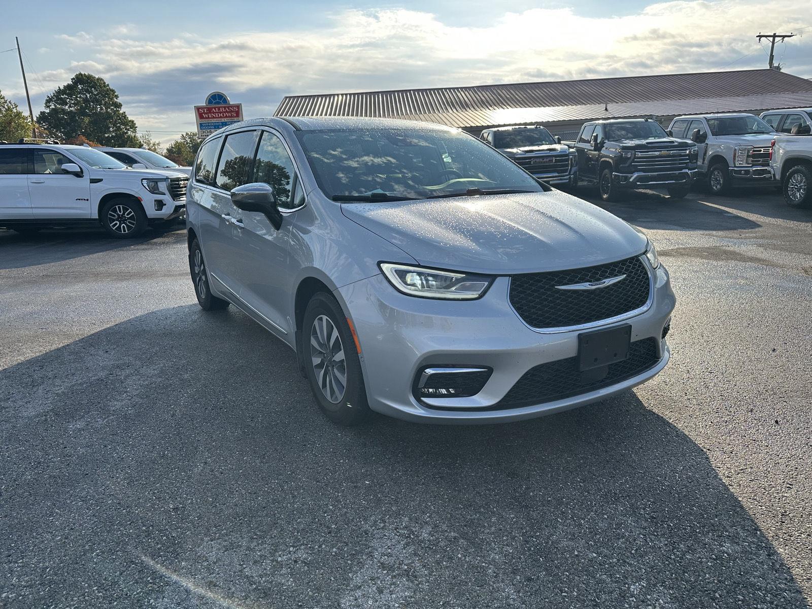 Used 2023 Chrysler Pacifica Hybrid Limited Van