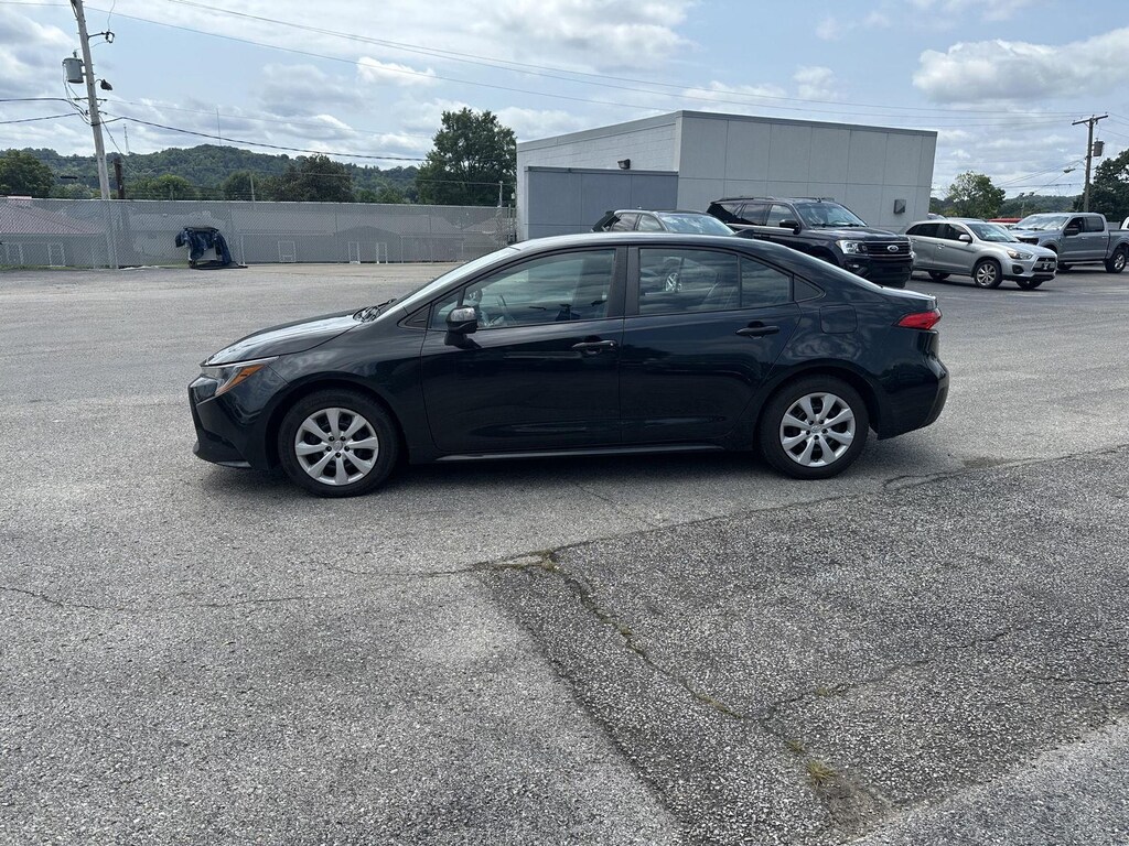 Used 2022 Toyota Corolla LE Sedan