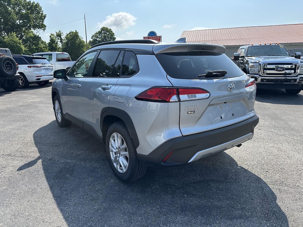 Used 2024 Toyota Corolla Cross LE SUV