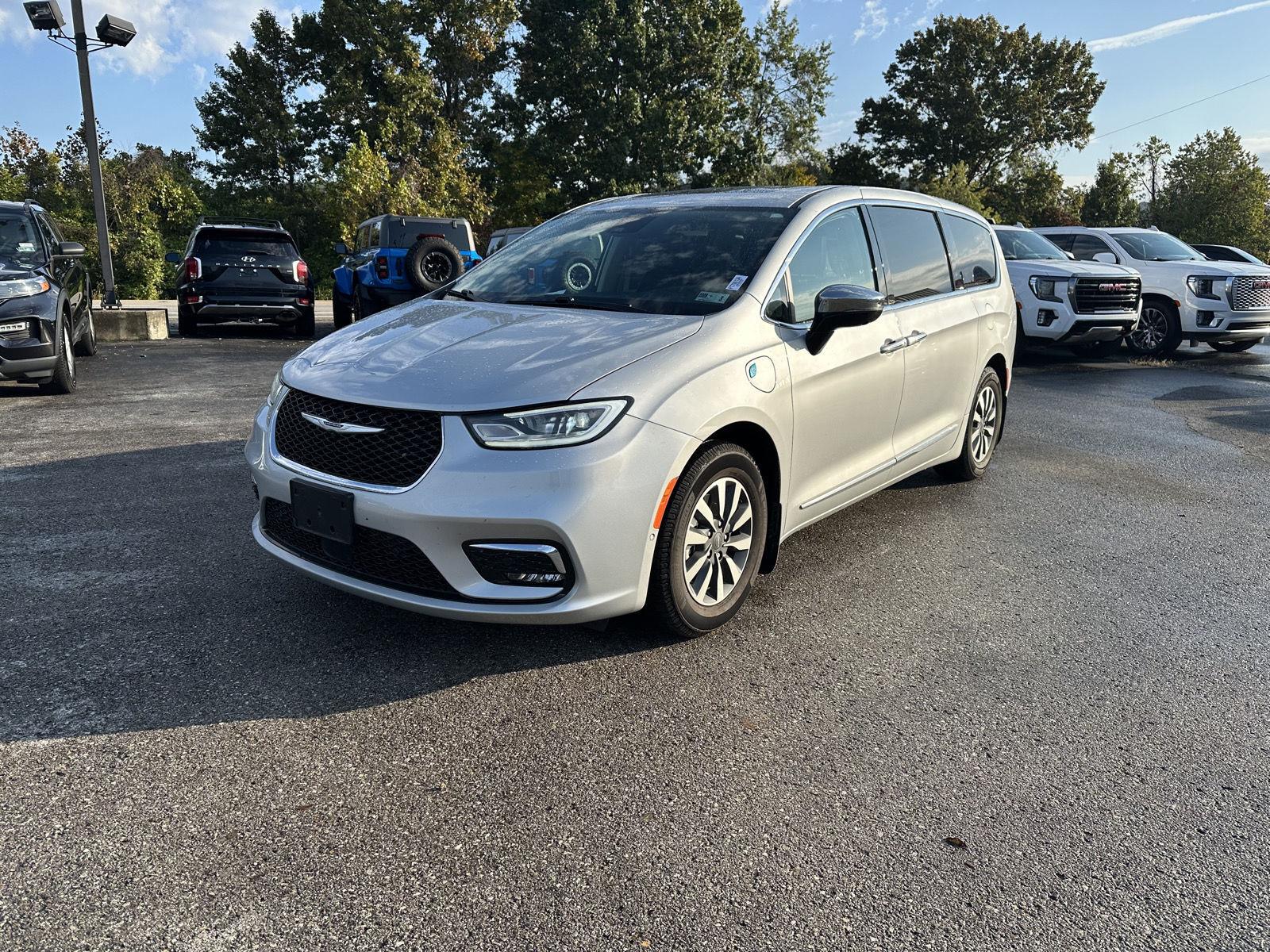 Used 2023 Chrysler Pacifica Hybrid Limited Van