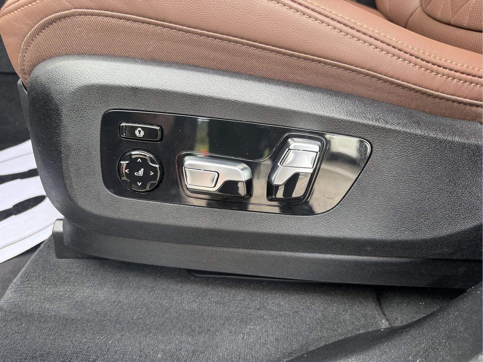 2026 BMW X5 M60i - Photo 11