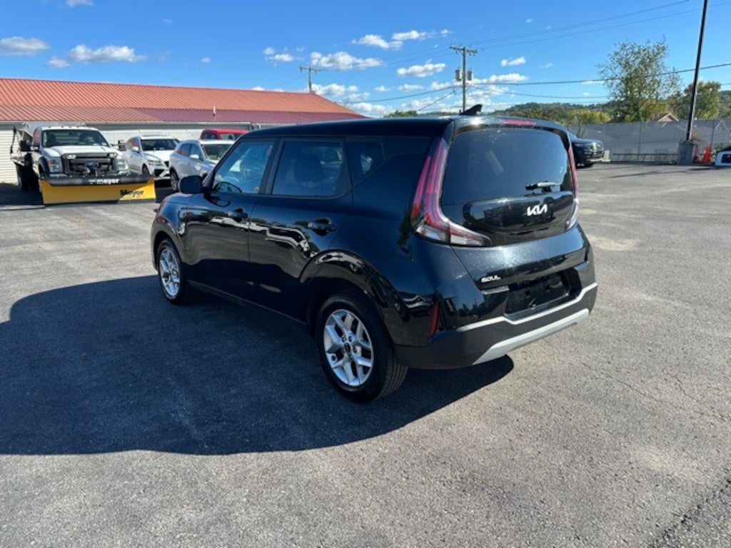 Used 2023 Kia Soul LX Hatchback
