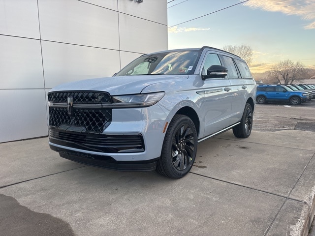 2025 Lincoln Navigator Reserve's photo